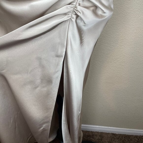 Zara Champagne Beige Ruched Satin-Effect Midi Skirt High Slit Bias Cut Sz Small - Picture 4 of 11